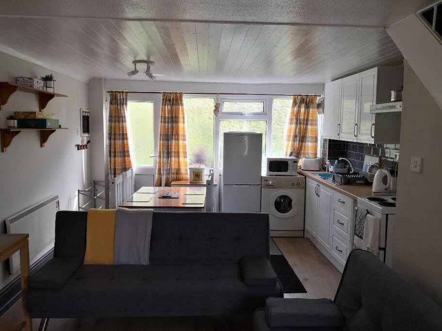 'Le Chalet Ii' Free Unlimited Wifi 2 Bed Chalet House Hodgeston Exterior photo